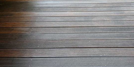 Ansicht einer Terrasse nach einer professionellen Terrassenpflege