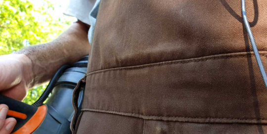 Natürliche Sonnencreme bei der Gartenarbeit