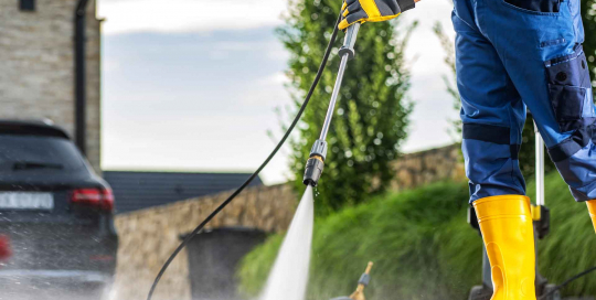 Hochdruckreinigung eignet sich effektiv zur gründlichen und zeitsparenden Entfernung von hartnäckigem Schmutz